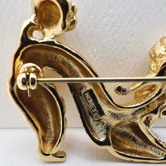 Monet Vintage Matte Gold Tone Red Rhinestone Poodle Dog Statement Brooch (EUC) - Picture 6 of 8